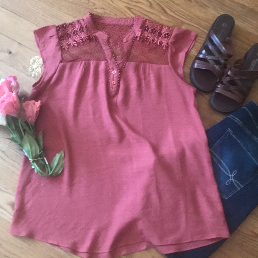Super Cute Cap Sleeve Top Size XL-NWOT